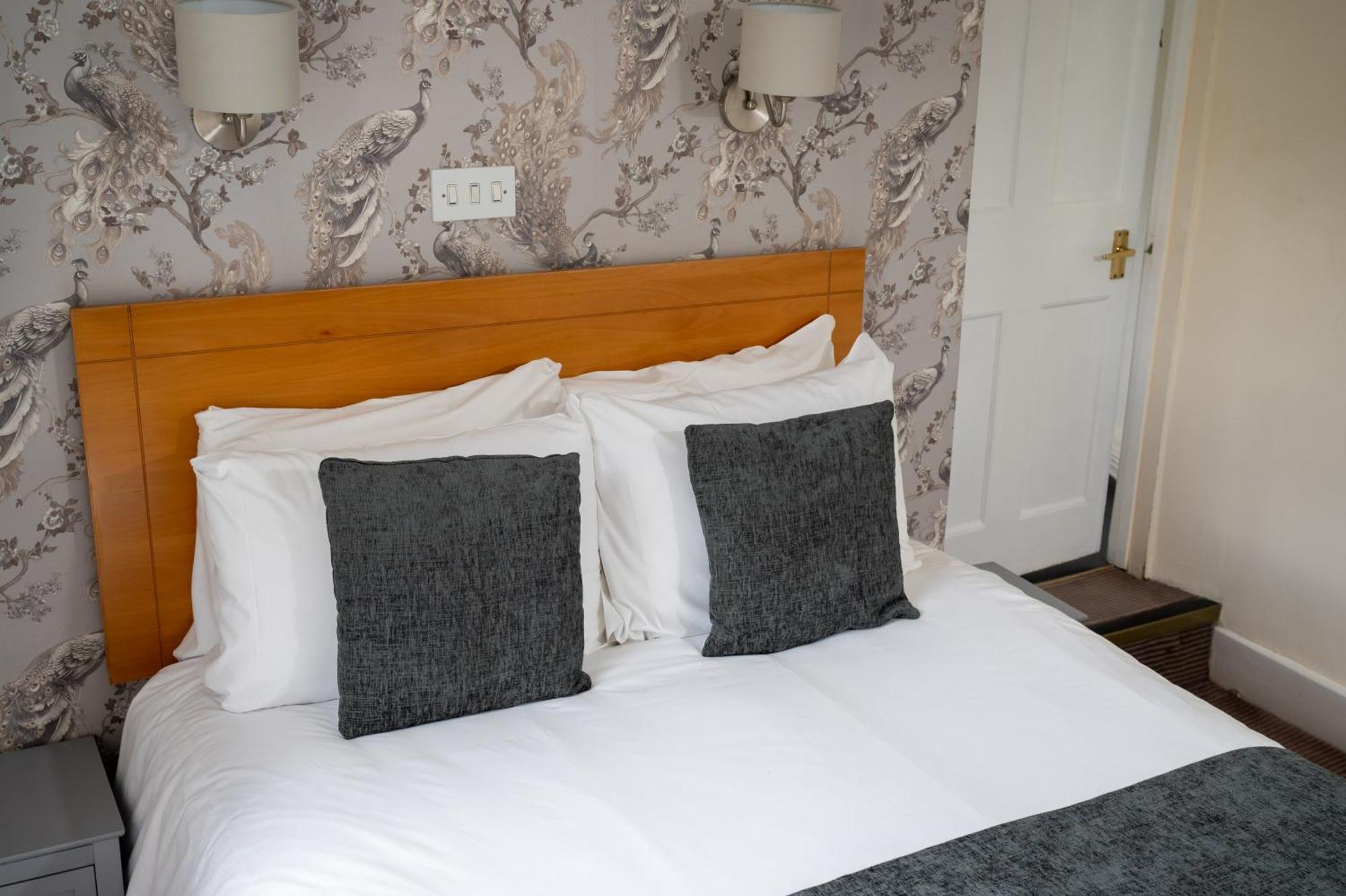 Bell Hotel By Greene King Inns Tewkesbury Dış mekan fotoğraf